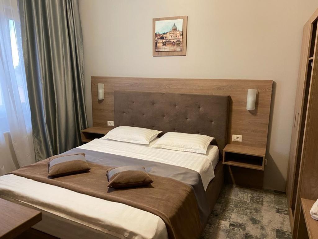 Hotel Yarus Ploieşti Eksteriør bilde