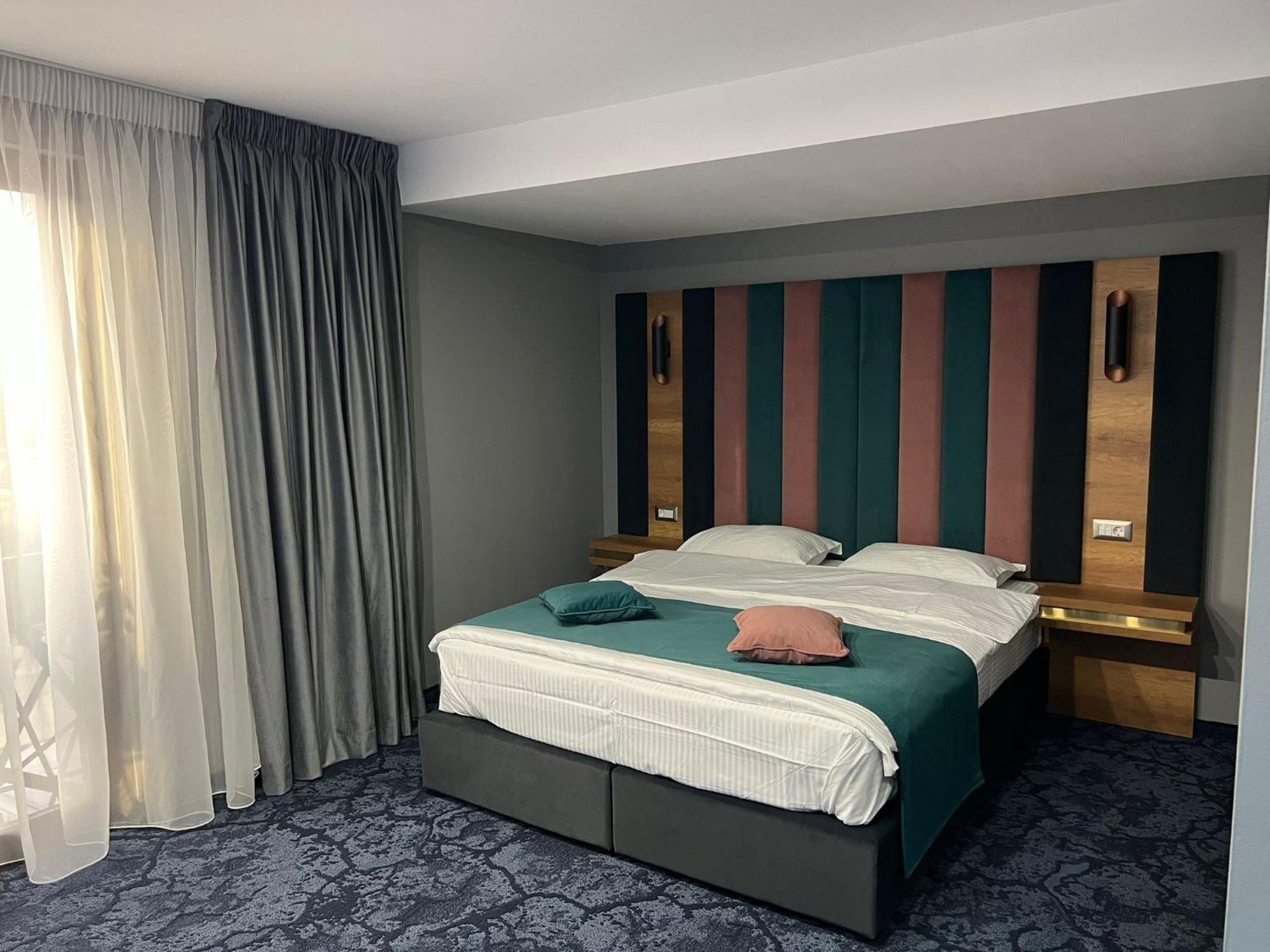 Hotel Yarus Ploieşti Eksteriør bilde